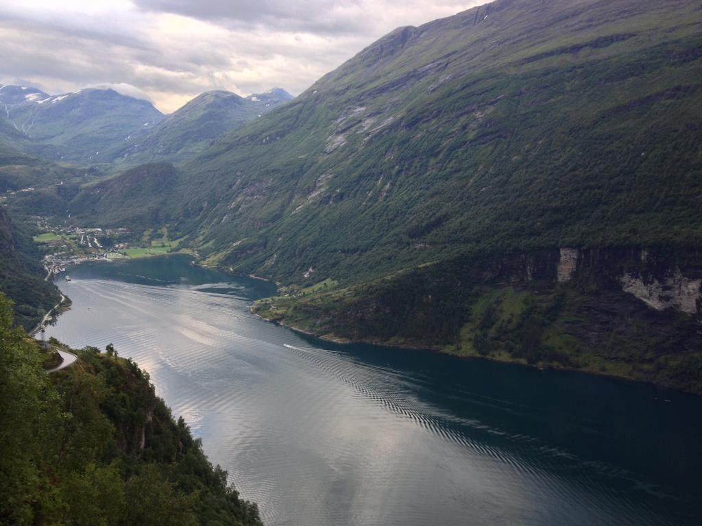 Fjorden Campinghytter Geiranger Exterior foto